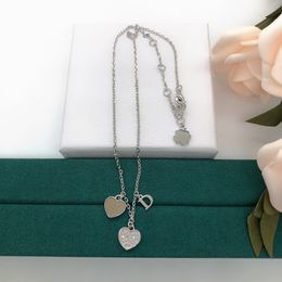 -925 Silber Herz Liebe Halskette Feste Anhänger Klee mit Brief Bijoux Für Dame Luxus Design Womens Party Hochzeit Halsketten