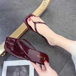 Square Head Herringbone Slippers For Women Wear Fashion Net Red Clip Feet Flat Bottom 2021 Beach Korean Sandals