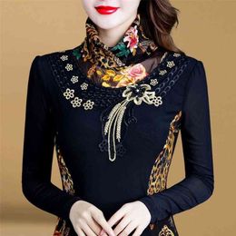 Plus Thickened High Neck Warm Lace Bottoming Shirt Women New Mesh Long Sleeve Top Autumn Winter Embroidery Flora Blouses 210323