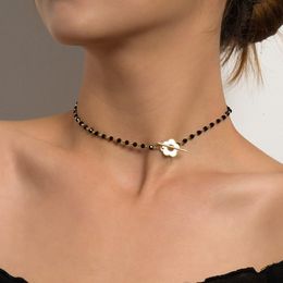 Simple Black Crystal Beads Choker Necklace Fashion Ot Buckle Short Flower Necklace for Women Bohemian Female Jewellery Y0309