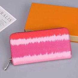 Luxury Designer colorful leather wallet Unisex classic printing style zipper pouch Card Holder folder long section of the credit pocket