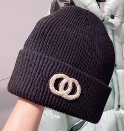 luxurys designers Winter hat Mountaineering beanie Men's and women's fashion cap snow knitted wool warm caps lovers Designer Hats beanies 2 style