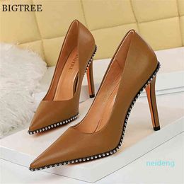 Designer- Sexy Rivets String Bead Women's Shoes Party Soft Leather Pointed Toe High Heels Pumps Spring Shall 202232