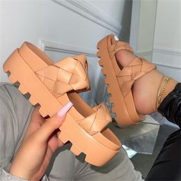 Luxury Sexy Trendy Women Sandals Thick Platform Wees Heel Pu Leather Weave Height Increasing Outdoor Beach Casual Shoes Ladies X0728