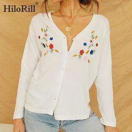 Chic Floral Embroidery T Shirt Women Long Sleeve Casual Cardigan Tops Elegant V Neck White Tee Camiseta Mujer 210508