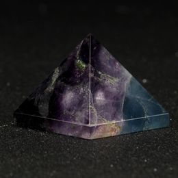 30mm Amethyst Pyramid Natural Chakra Reiki Crystal Carved Feng Shui Stone Crafts Home Office Car Decoration Healing Figurines 210318