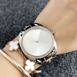 Brand Watches for women Lady Girl crystal Big letters style Metal steel band Quartz wrist Watch M572105