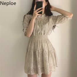 Chic Retro Lace Slim Waist Hook Flower Dress Women Stand Collar Half Sleeve A Line Vestido Spring Holiday Beach Ropa48946 210422