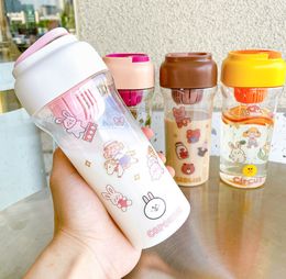 The latest 18.6OZ baby children's plastic milk coffee mug, drop-proof portable tea making cups, many kinds of printing styles, support custom logo