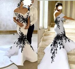 Vintage Mermaid 2022 Wedding Dresses Bridal Gown With Black Lace Applique Custom Made Beaded Sweep Train Beach Country Off The Shoulder Vestido De Novia
