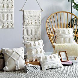 Cushion/Decorative Pillow White Simple Tufted Cushion Hand Crocheted Big Tassel Hug Pillowcase Fashion Loop Velvet Sofa Decorative Pillows W