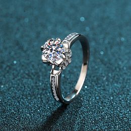 Excellent Cut Diamond Test Passed Round Flower D Color High Clarity Moissanite Ring Women Silver 925 Jewelry