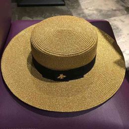 Sun Hats Small Bee Straw Hat European And American Retro Gold Braided Hat Female Loose Sunscreen Sunshade Flat Cap Visors Hats 210323