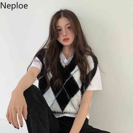 Neploe Vintage Vests V-Neck Plaid Sweater Tank Women Black Sleeveless Knit Crop Waistcoat Casual Autumn Top Preppy Style 4G597 210422