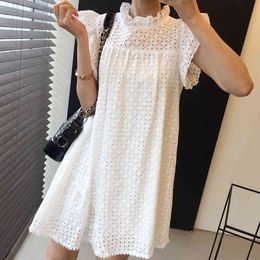 Summer Fashion Simple Temperament Elegant White Sweet Stand Collar Hollow Loose Flying sleeve Ruffle Dress 16F1088 210510