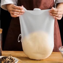 Wholesale Kitchen Silicone Dough Flour Kneading Mixing Bag Reusable Cooking Pastry Tools Flour Kneading Bags Bakeware Kitchen Tools