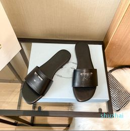 2021 spring summer catwalk models Luxury designer sandals fashionable and versatile Slides simple comfortable Women Sandal Three colors