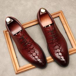 Italy Oxford Men Dress Shoes Genuine Leather Fashion Wedding Brogue Pointed Toe Lace Up Business Shoes Formal Black Party Shoe