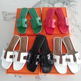 -2021 Designer Mulheres Chinelos Sandálias De Couro Genuíno Verão Oran Flat Flip Flop Crocodilo Skin Slides Senhoras Praia Sandal Luxo Partido Wedding Slipper com caixa