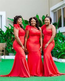 2021 African Red One Shoulder Mermaid Bridesmaid Dresses Draped Sweep Train Garden Country Wedding Guest Gowns Maid of Honour Dress Plus Size Floor Length