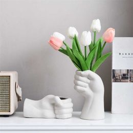 Hand-shaped Vase for Dried Flowers Decoration Nordic Creative Ceramic Flower Pot House Vases Decor Home Living Room Ornament 211215