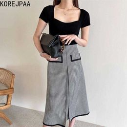 Korejpaa Women Set Summer Korean Chic Female Square Neck Slim T-Shirt High-Waist Trim Contrast Colour Plaid Bag Hip Skirts 210526