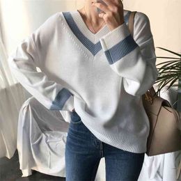 V-neck sweater han edition college female winter wind small pure and fresh thick white turtleneck coat render un 210520
