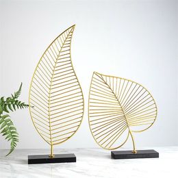 nordic creative modern Home decoration accessories living room bedroom house Home decor desktop Golden plant statue Crafts gift 210318