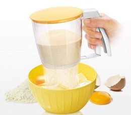 Handle Plastic Press Cup Shape Flour Sifter Strainer Sieve Philtre With Lid Kitchen Tool Hand-Pressed Separation Flour Sieve Tool 210626
