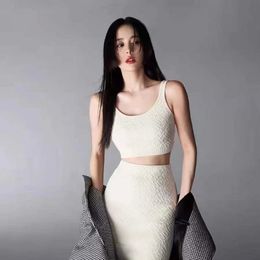 Designer-hochwertiges geprägtes 3D-F-LOGO-Buchstabe, hohes Damenkleid, zweiteiliger Strick-Tanktop-Rock