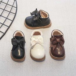 Anti-slippery Genuine Leather Baby Girls Boots with Butterfly-knot Casual Flat Heel Autumn Winter Girl Shoes E08044 211022