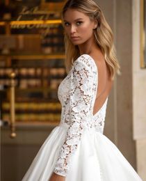Modest Elegant African White A-Line Wedding Dress Bridal Gown Lace Applique Satin Deep V-Neck Long Sleeve Plus Size Sweep Train Fo229h