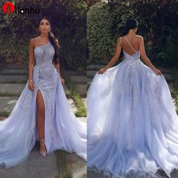 NEW! 2022 Split Mermaid Prom Dresses One Shoulder Criss Cross Straps Beads Appliques Tulle Party Gowns Sweep Train Special Occasion Dresses Xu