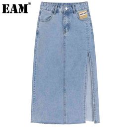 [EAM] High Waist Blue Denim Long Side Slit Temperament Half-body Skirt Women Fashion Spring Summer 1DD8743 210512