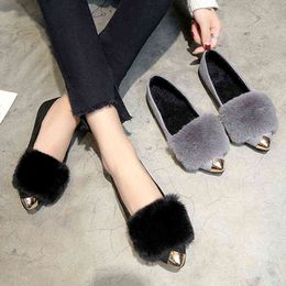 Dress Shoes Winter Shoes Fur Woman Flats Gold Pointed Toe Slip on Flat Shoes Plush Warm Women Loafers Faux Fur zapatos mujer 6795 220309