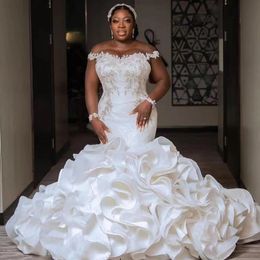 Plus Size Mermaid African Wedding Dresses 2022 Off Shoulder Ruffles Chapel Train Lace Organza Garden Beach Wedding Gown Mariage