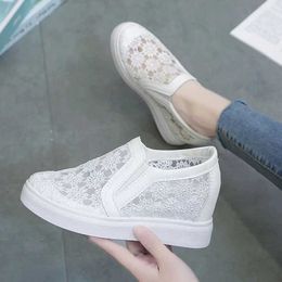 Lace Women Shoes 2021 Spring Summer Wedges Shoes for Women Black White Breathable Lace Flower Sneakers Women Loafers Y0907