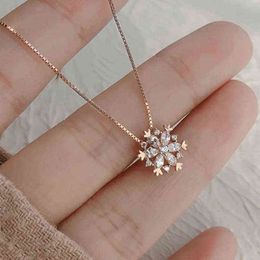 Christmas New Snowflakes Necklace for Women Jewelry Cubic Zirconia Flower Pendant Clavicle Chain Birthday Gift G1206