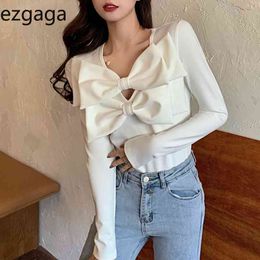 Ezgaga T Shirts Women Bowknot Korean Tops V-Neck Hollow Out Stretch Slim Sweet Base Long Sleeve Tshirts Elegant Fashion Pullover 210430