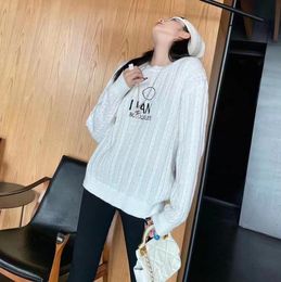 2021 Winter Fashion Designer Women's sweater High-end comfort luxury warm soft C letter embroidery black and white 2 Colour simple style