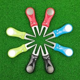 Golf Training Aids Metal Plastic Golf Divot Tool Mini Portable Adjustable Sports Accessories Practical Stretch Repair Green Fork Many Color