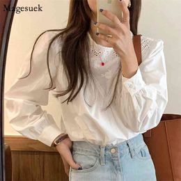 Korean Hollow Out Sweet Woman Blouses O Neck Long Sleeve Floral Embroidery Shirts Women Loose White Tops 13065 210512