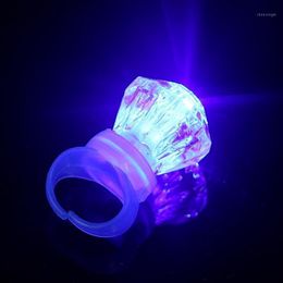 Decoración de la fiesta 50 unids Anillo intermitente LED Luz Luz Brillante Barra dedo Cristal Diamante Juguete Cumpleaños Regalo de Boda Adulto Niños