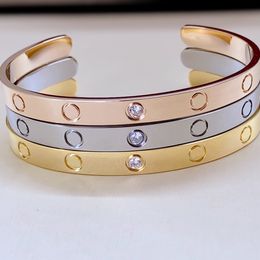 Bracelet de mode Femme Bracelets de mode Modèle de lettre Casual Classic Style Femmes bijoux tous les jours All-match