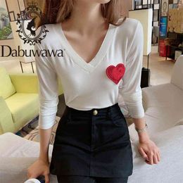 Dabuwawa Appliques Heart Long Sleeve T Shirts Women V-Neck Solid Basic Tees Female Casual T-shirts Tops Ladies DT1CTS002 210520