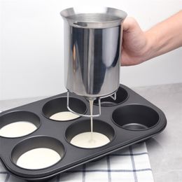 Pancake Batter Dispenser Muffin Waffle Dough Maker Cream Separator Measuring Cup Kitchen Baking Tools Stainless Steel 210423