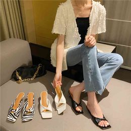 Fashion Women Slippers Open Toe Slip On Thin Low Heels Summer Casual Slides Mules Shoes Outdoor Casual Slippers Black Flip Flops 210513