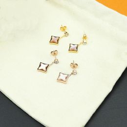 Europe America Fashion Style Earring Lady Womens Gold/Rose-color Metal Engraved V Initials Pink Mother of Pearl and Diamonds Star Stud Earrings Q96667
