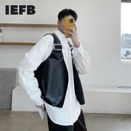 IEFB Men's Wear Autumn Niche Design PU Leather Black Vest Japan Korean Causal Sleeveless Cool Waistcoat Male 9Y5430 211104