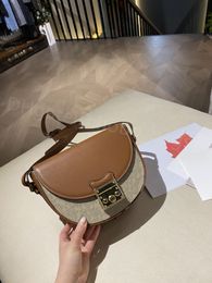 2022 SS Luxurys Designers Bag Standard Saddle Bags Long Belt Women Coin Purse Plain Portable Hobos Hasp Casual Fresh Interior Zipper Pocket Lady Fashion Handbags